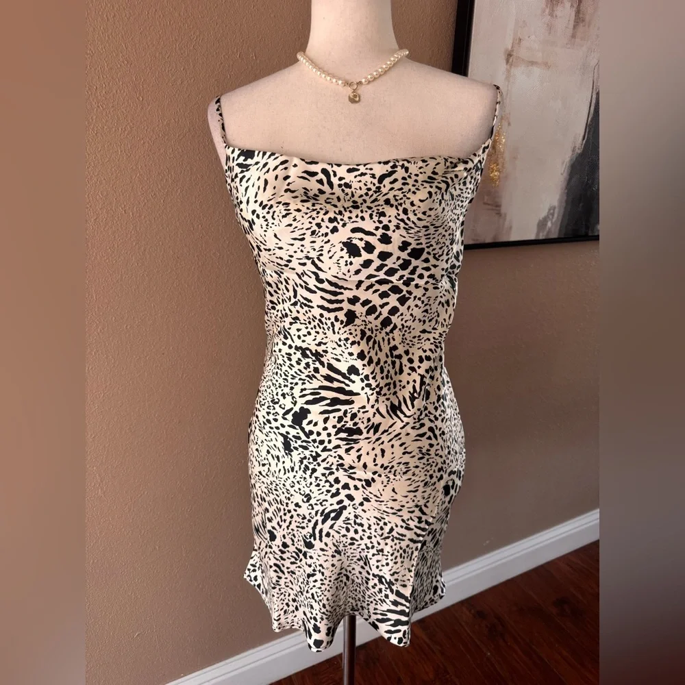 Elegant Spaghetti Strap Animal Print Mini Dress - Picture 7 of 8